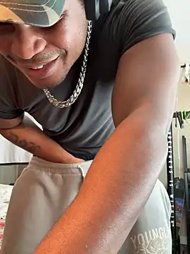 KeYBuMp323 online show from February 13, 2026, 5:02 pm