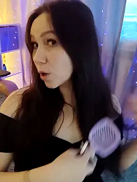 Snapshot of _San_Sara_ chatting on December 17, 2025, 7:24 am San Sara online show from December 17, 2025, 7:24 am