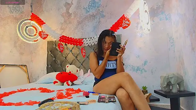 Snapshot of DarcyMooree chatting on September 14, 2025, 1:22 pm DarcyMooree online show from September 14, 2025, 1:22 pm