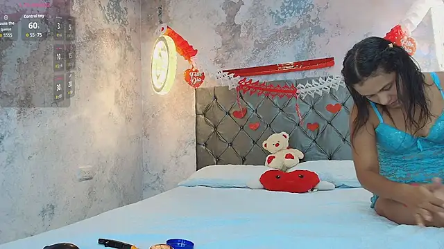 Snapshot of DarcyMooree chatting on September 25, 2025, 12:55 pm DarcyMooree online show from September 25, 2025, 12:55 pm