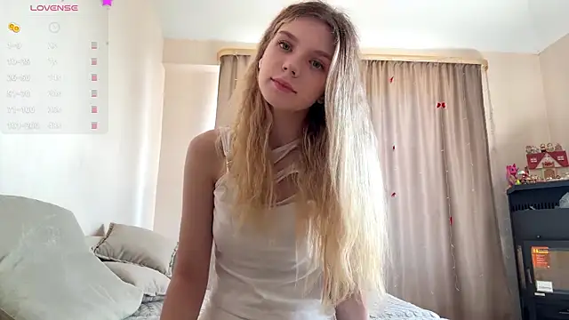 FruityXo online show from July 17, 2026, 11:40 am