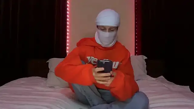 holydirt luxeno1 online show from September 22, 2025, 5:30 pm