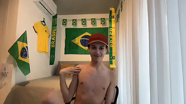 Snapshot of holydirt_luxeno1 chatting on June 13, 2026, 7:12 pm holydirt luxeno1 online show from June 13, 2026, 7:12 pm