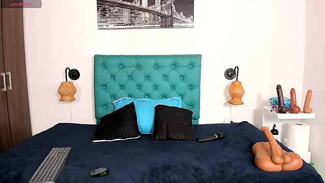 Snapshot of juliana_13 chatting on November 6, 2025, 7:18 pm juliana 13 online show from November 6, 2025, 7:18 pm