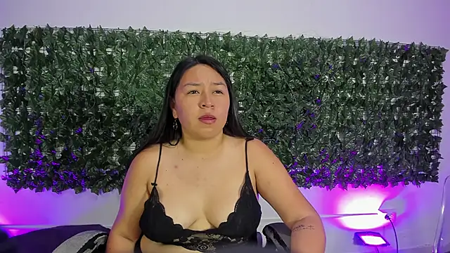 BellaRoux1 online show from February 4, 2026, 12:22 pm