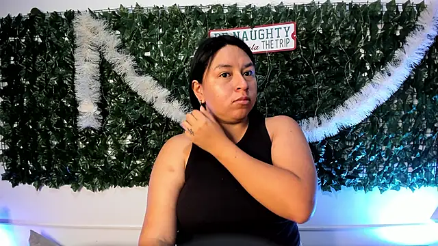 BellaRoux1 online show from December 19, 2025, 12:18 pm