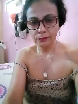 chocoluze online show from July 16, 2026, 3:09 pm