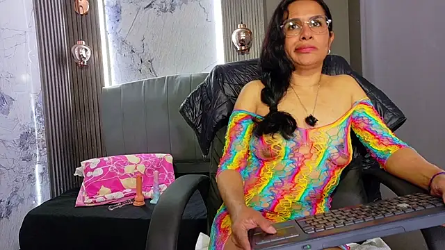 Vanessa 7  online show from July 17, 2026, 7:55 pm