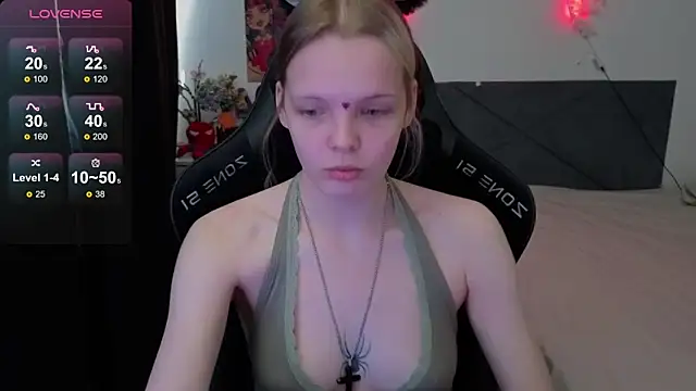 Luna Navy online show from September 12, 2025, 9:42 am