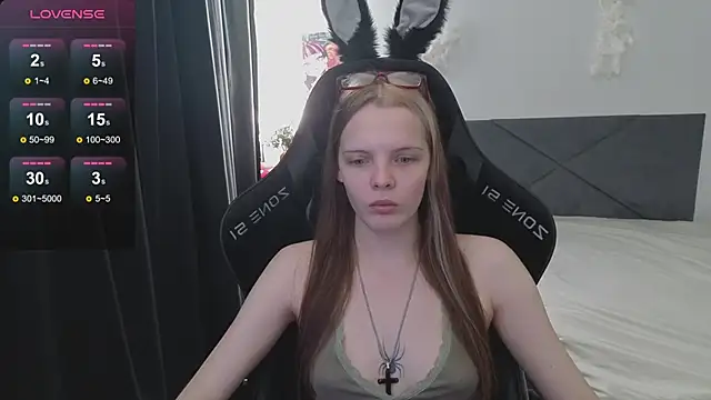 Luna Navy online show from September 30, 2025, 8:31 am