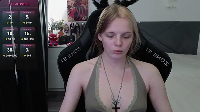 Luna Navy online show from September 15, 2025, 8:15 am