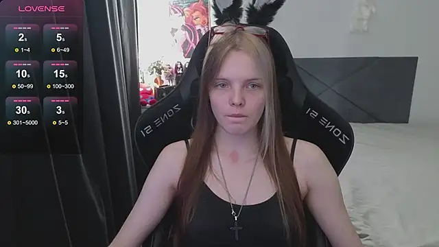 Luna Navy online show from September 28, 2025, 8:32 am