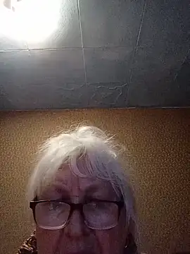 Snapshot of Alexia64231 chatting on June 22, 2026, 4:37 pm Alexia64231 online show from June 22, 2026, 4:37 pm