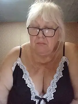 Snapshot of Alexia64231 chatting on July 29, 2026, 11:15 pm Alexia64231 online show from July 29, 2026, 11:15 pm