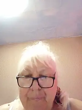 Snapshot of Alexia64231 chatting on July 22, 2026, 2:19 pm Alexia64231 online show from July 22, 2026, 2:19 pm
