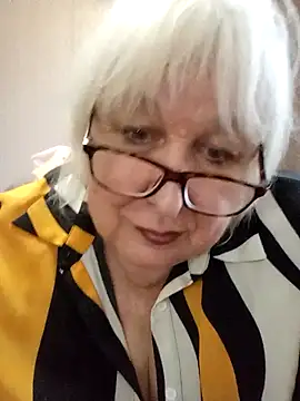 Alexia64231 online show from November 26, 2025, 9:09 am