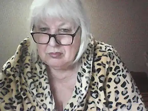 Alexia64231 online show from April 24, 2026, 2:02 am