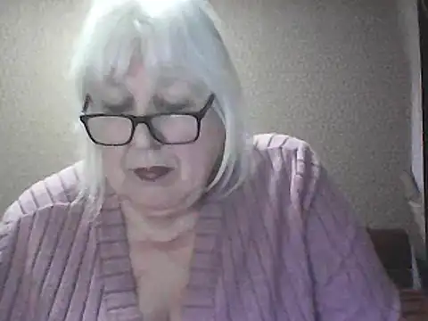Alexia64231 online show from April 12, 2026, 2:31 pm