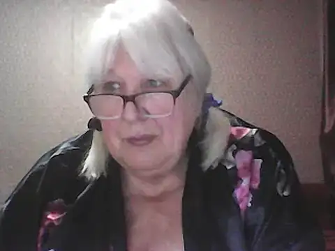 Alexia64231 online show from May 3, 2026, 4:32 pm