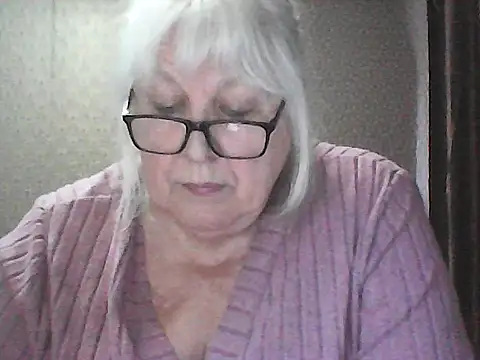 Alexia64231 online show from April 13, 2026, 2:43 pm