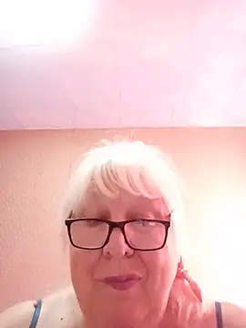 Snapshot of Alexia64231 chatting on August 3, 2026, 4:42 am Alexia64231 online show from August 3, 2026, 4:42 am