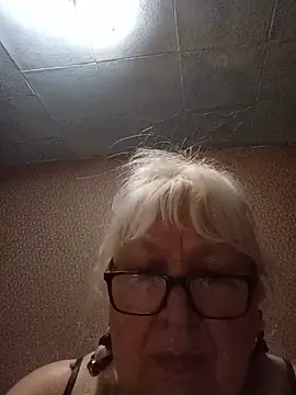 Snapshot of Alexia64231 chatting on July 10, 2026, 2:11 am Alexia64231 online show from July 10, 2026, 2:11 am