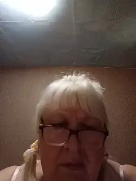 Snapshot of Alexia64231 chatting on June 27, 2026, 11:05 am Alexia64231 online show from June 27, 2026, 11:05 am