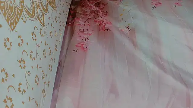 Barbie-Pink online show from March 12, 2026, 4:44 pm