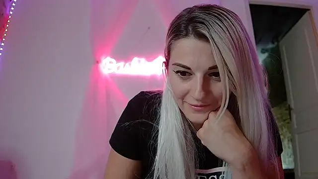 Barbie-Pink online show from September 10, 2025, 2:38 pm