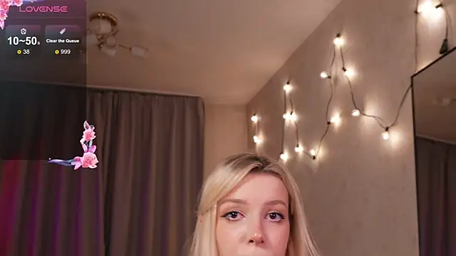 Snapshot of peachii_meow chatting on March 16, 2026, 6:10 pm peachii meow online show from March 16, 2026, 6:10 pm