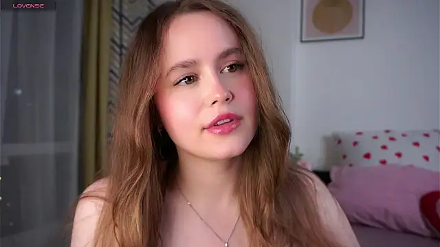 SusannaScholler online show from May 6, 2026, 10:36 pm