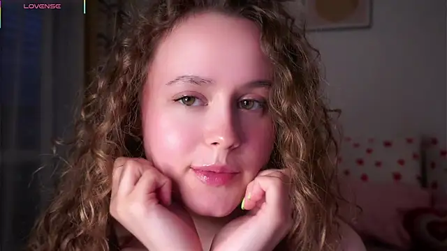 SusannaScholler online show from June 11, 2026, 11:35 pm