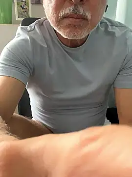 gholly2007 online show from October 16, 2025, 2:20 am