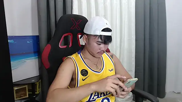 hot emman online show from September 18, 2025, 8:28 am