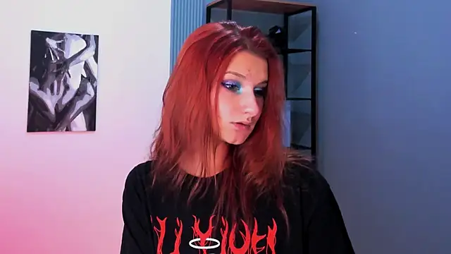 NightOpal online show from September 14, 2025, 2:39 pm