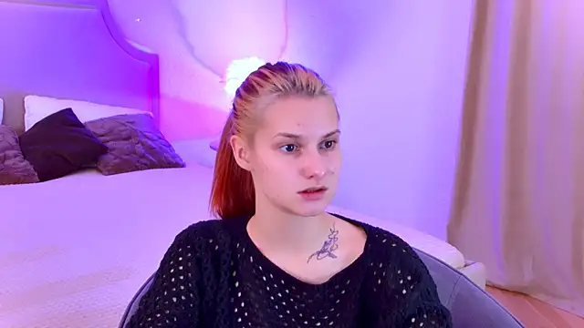 NightOpal online show from November 4, 2025, 2:32 pm