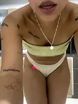 LuluMonroe Eup online show from November 19, 2025, 3:17 am