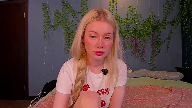Lillie Berry online show from July 31, 2026, 5:18 am