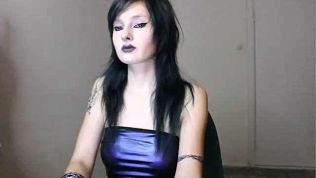 Snapshot of midnightsiren777 chatting on November 5, 2025, 2:31 pm midnightsiren777 online show from November 5, 2025, 2:31 pm