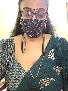 sweet-lotus online show from February 2, 2026, 4:33 am