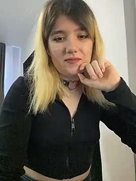 Snapshot of Cherry___Blossom chatting on March 16, 2026, 1:04 pm Cherry Blossom online show from March 16, 2026, 1:04 pm