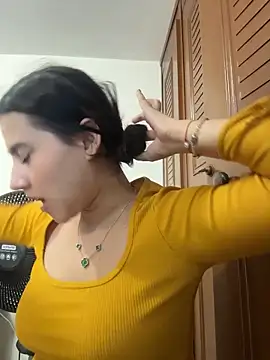 Snapshot of vikysexy283 chatting on December 17, 2025, 6:18 am vikysexy283 online show from December 17, 2025, 6:18 am