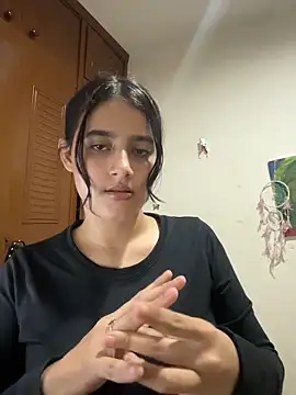 Snapshot of vikysexy283 chatting on December 18, 2025, 7:24 am vikysexy283 online show from December 18, 2025, 7:24 am