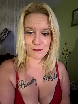 RhondaRump online show from October 23, 2025, 12:09 am