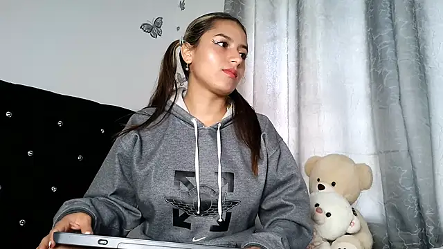 abella-lemus online show from November 25, 2025, 3:12 pm