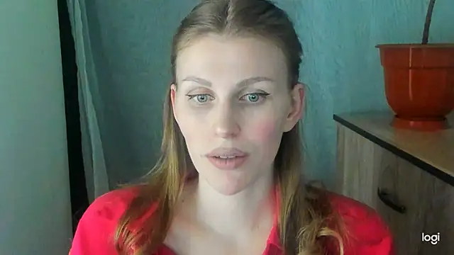 JuliaMuuun online show from June 4, 2026, 9:41 pm