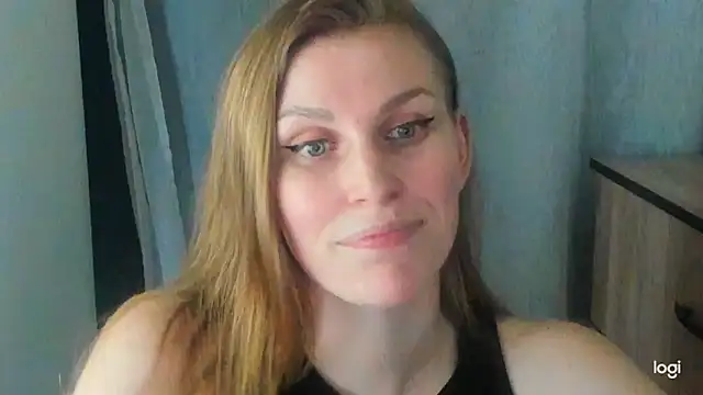 JuliaMuuun online show from June 11, 2026, 9:01 pm