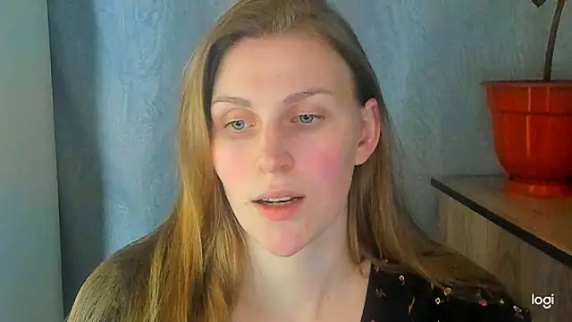 JuliaMuuun online show from May 30, 2026, 7:19 pm