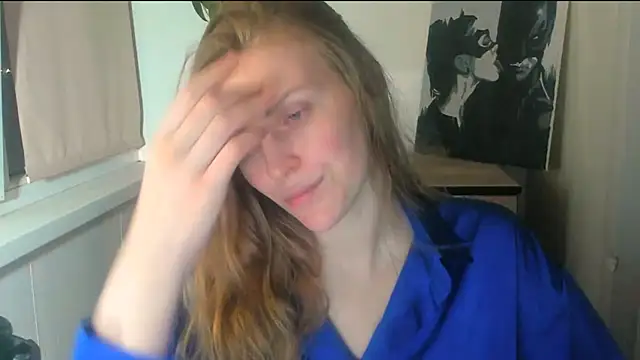 JuliaMuuun online show from April 18, 2026, 7:07 pm