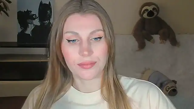 JuliaMuuun online show from September 12, 2025, 1:55 pm